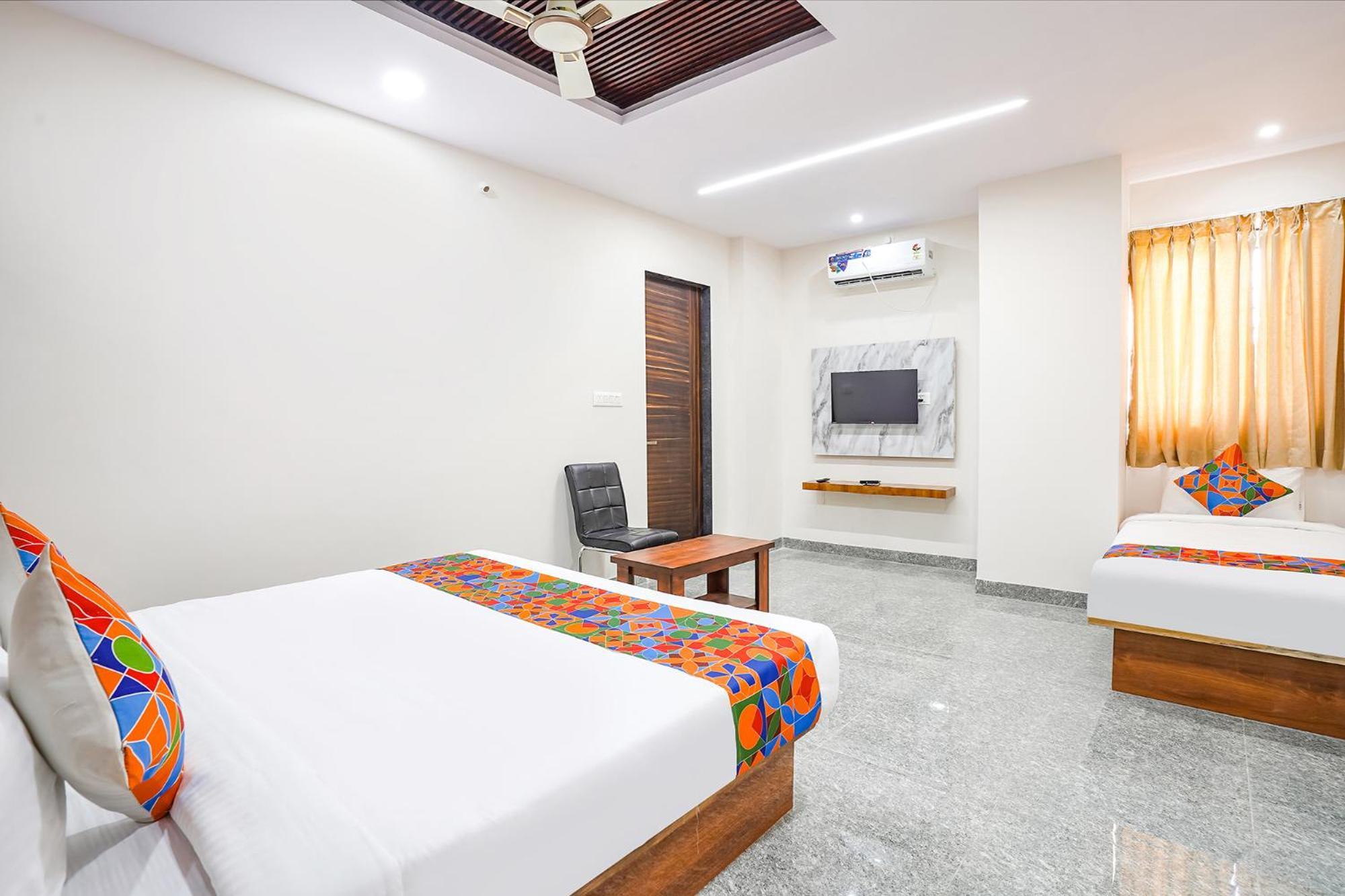 Fabhotel Platinum Palace - Nr Magadi Main Road Бангалор Екстериор снимка