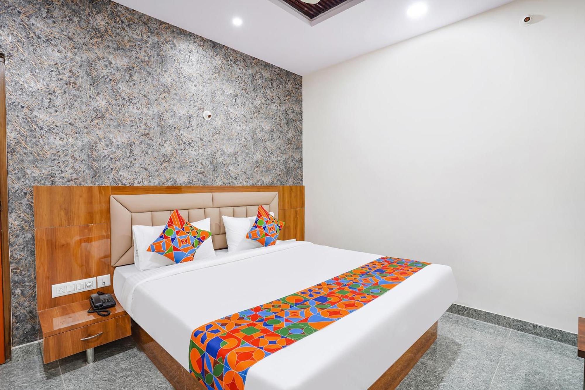 Fabhotel Platinum Palace - Nr Magadi Main Road Бангалор Екстериор снимка