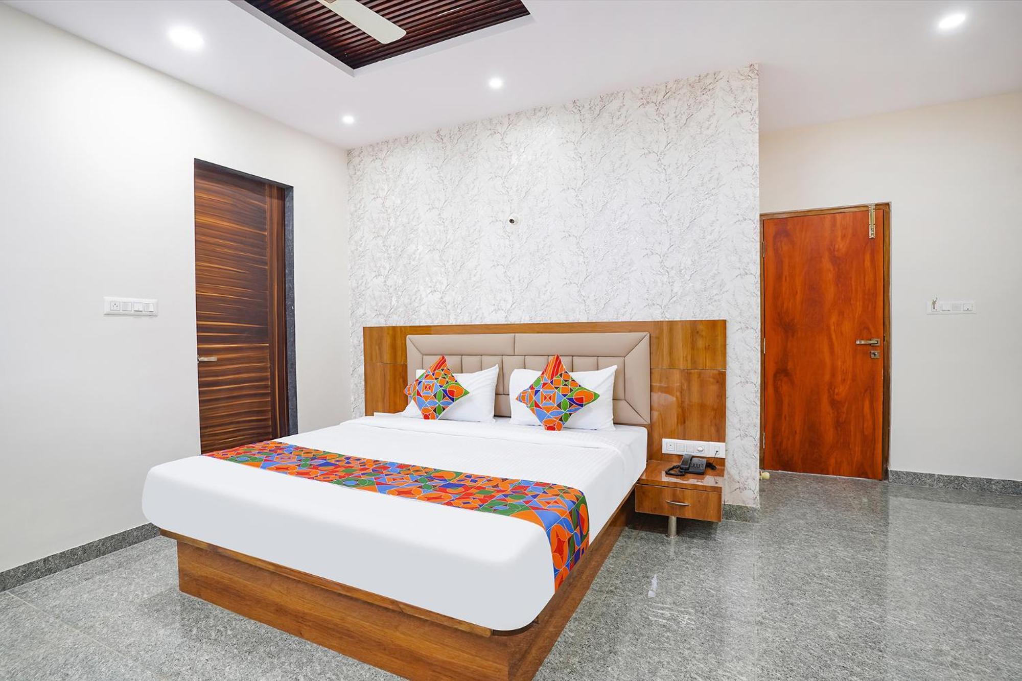 Fabhotel Platinum Palace - Nr Magadi Main Road Бангалор Екстериор снимка