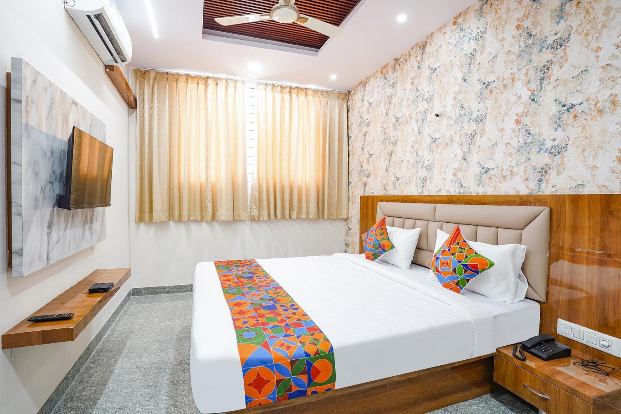 Fabhotel Platinum Palace - Nr Magadi Main Road Бангалор Екстериор снимка