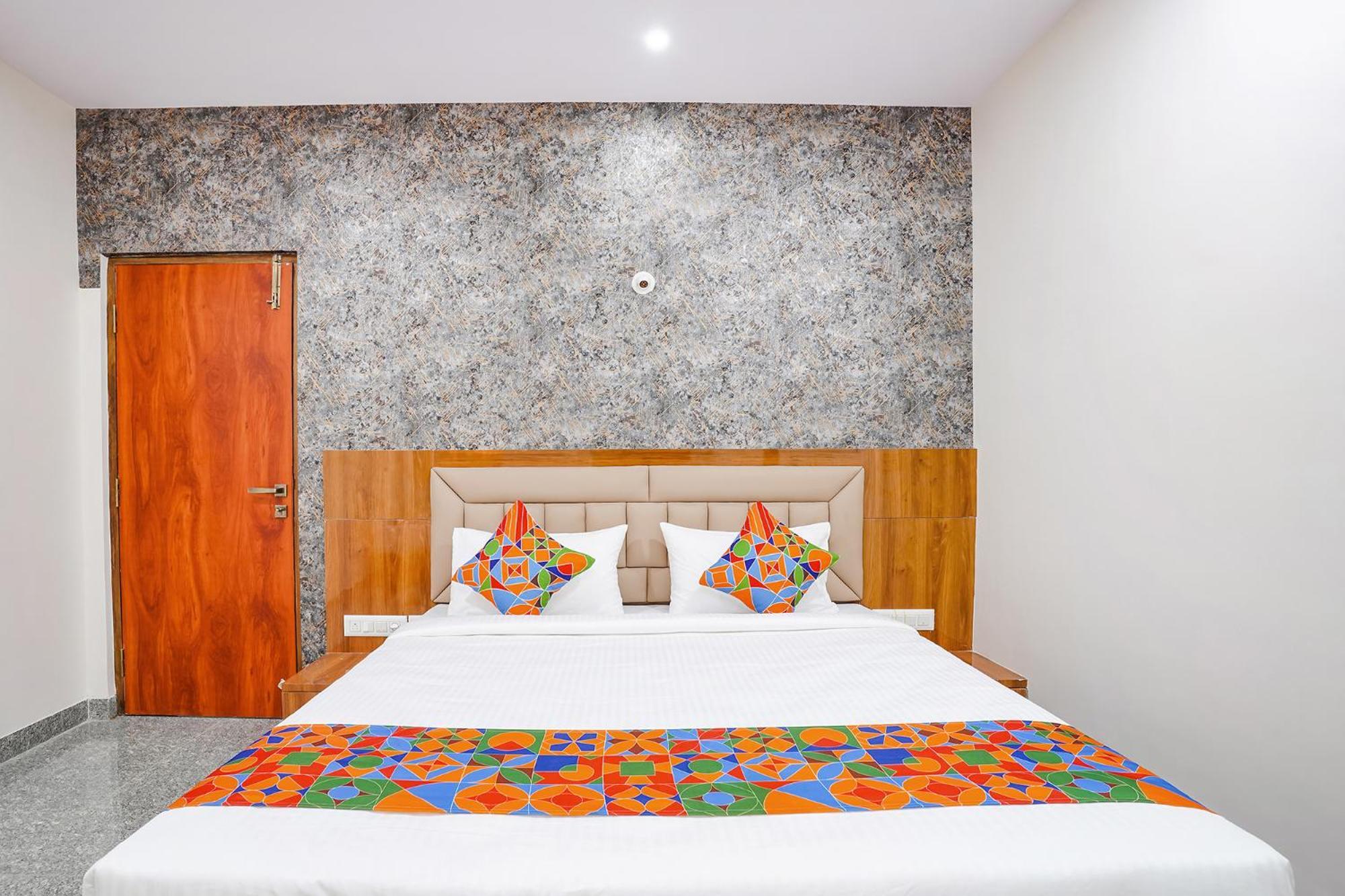 Fabhotel Platinum Palace - Nr Magadi Main Road Бангалор Екстериор снимка