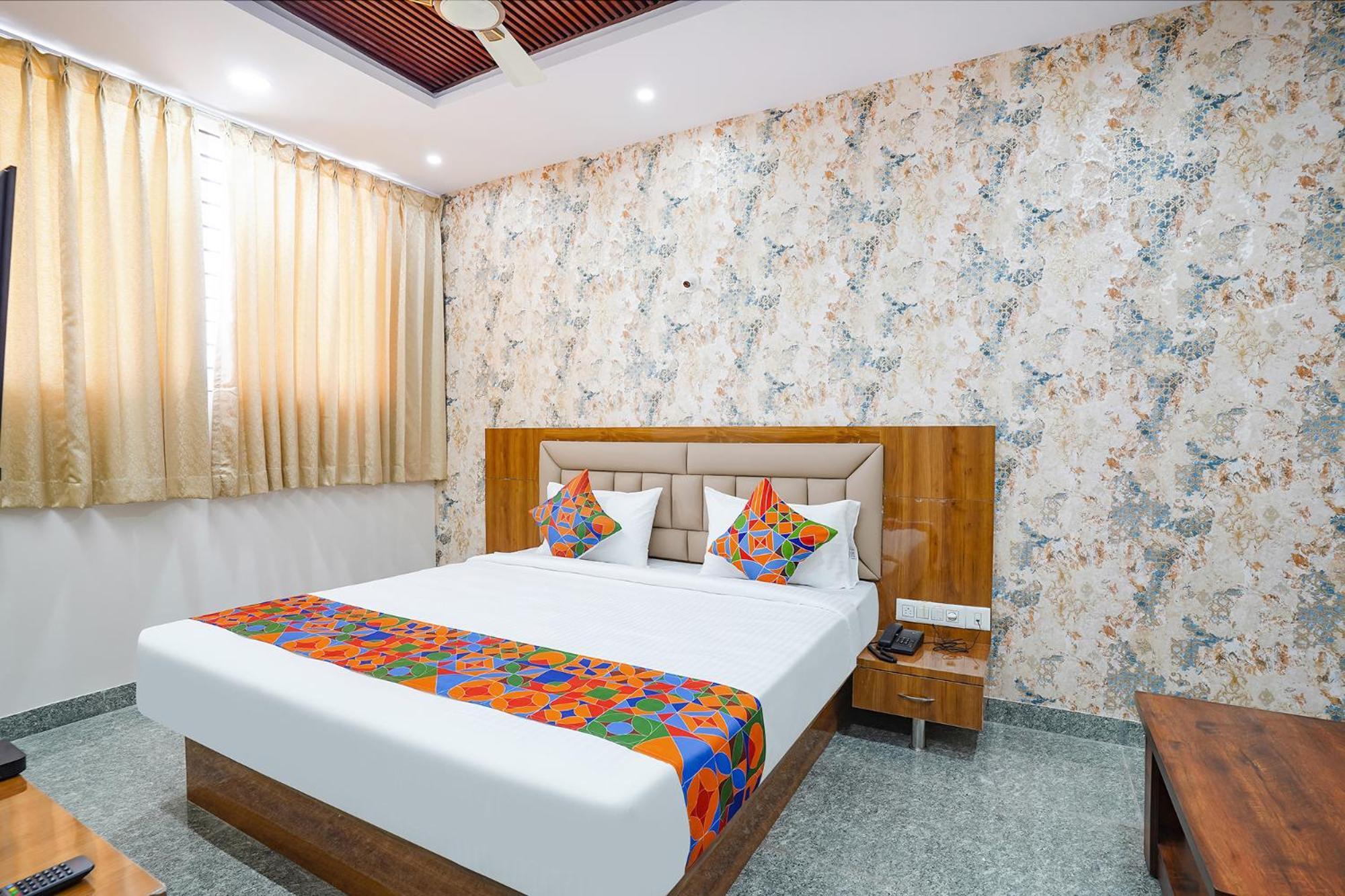 Fabhotel Platinum Palace - Nr Magadi Main Road Бангалор Екстериор снимка