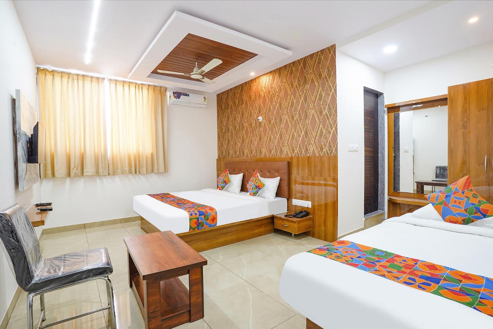 Fabhotel Platinum Palace - Nr Magadi Main Road Бангалор Екстериор снимка