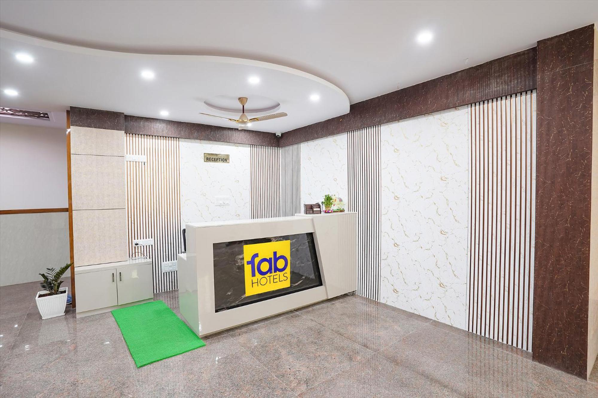 Fabhotel Platinum Palace - Nr Magadi Main Road Бангалор Екстериор снимка