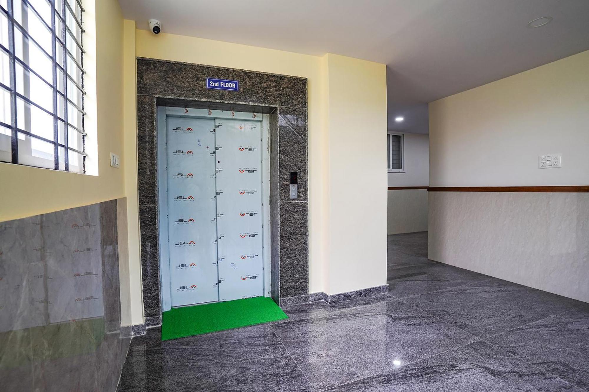 Fabhotel Platinum Palace - Nr Magadi Main Road Бангалор Екстериор снимка