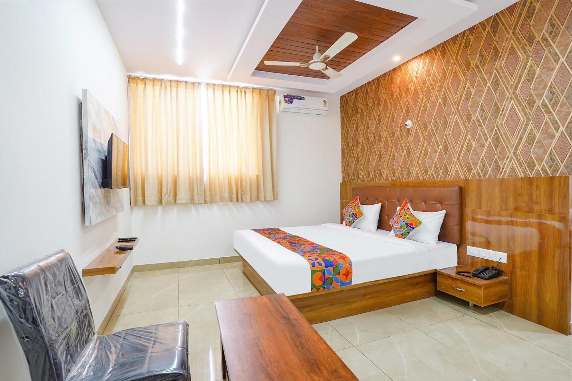 Fabhotel Platinum Palace - Nr Magadi Main Road Бангалор Екстериор снимка