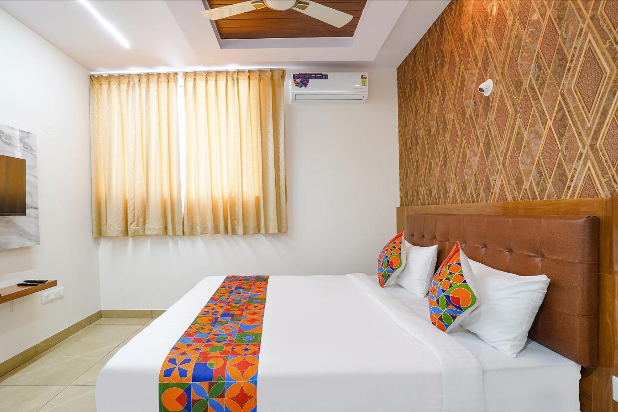 Fabhotel Platinum Palace - Nr Magadi Main Road Бангалор Екстериор снимка
