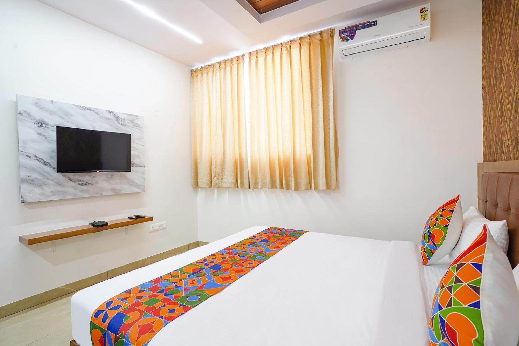 Fabhotel Platinum Palace - Nr Magadi Main Road Бангалор Екстериор снимка